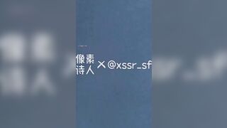 Chụp ảnh khỏa thân với đầy sữa tươi trên người cùng em teen loli cực xinh