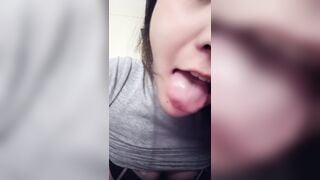 Tiktoker Mẫn Nghi - Hẩy Lồn - Khẩu dâm bán quạt cực nứng - phần 3