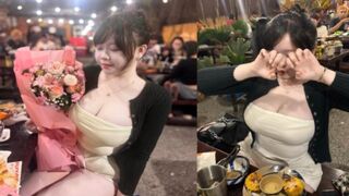 Cho em hàng múp đi ăn rồi chịch luôn