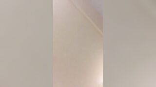 Anh họ cực sướng ở chung với em gái 17 tuổi dâm suốt ngày chỉ nằm hưởng thụ.