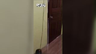 Em gái xinh ở nhà thủ dâm bị thằng bạn thân phát hiện