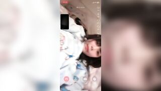 chăn bé ny loli mặt búng ra nước lồn