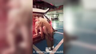 Đụ public cùng nhỏ em họ loli dâm mới đi học về dưới hầm để xe