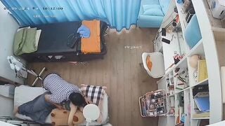 Hack cam spa gặp em nhân viên đang ngủ bị chồng khách vào bú lồn