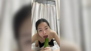 2k9 em đã làm bạn với dưa leo sau này ai chịu nổi độ dâm của em