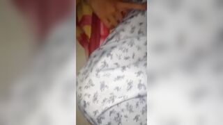 lén lút mò lồn em họ 2k10 mới lớn lúc nó ngủ say bướm non đẹp thật - phần 1