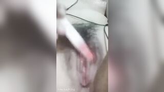Em học sinh chiều người yêu dùng thỏi son thủ dâm cho nó xem