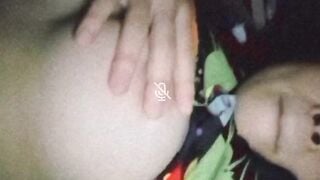 “Không bật mic đâu bố mẹ tao đang ngủ”