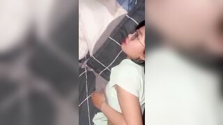 Nữ sinh vừa tốt nghiệp, chưa kịp cởi áo dài đã bị thầy giáo đụ