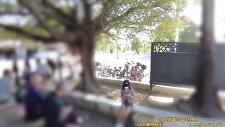 gái xinh khỏa thân đi dạo mua đồ public