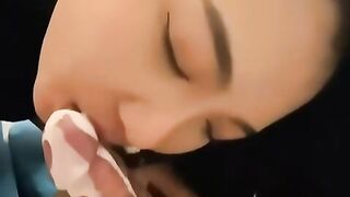 Coi phim sex bị mẹ kế phát hiện nhờ bú cu giúp