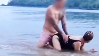 Cho Vợ Public trên bãi biển