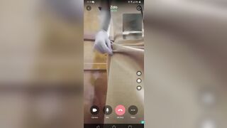 đang ngồi nhậu mà em người yêu call khoe lồn đang ướt nhẹp - phần 1