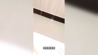 Mang con em họ mới lớn đi ăn, lừa nó uống say rồi mang về nhà địt sml