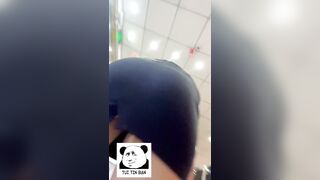 mê mẩn bé nhân viên TGDĐ liền quay lén dưới váy em nó nhìn nứng vl
