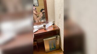 Bé học sinh mới lớn được thầy giáo dạy sinh lý =))
