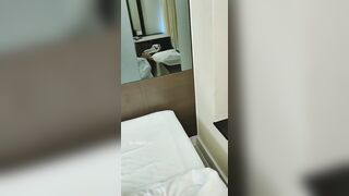 Bé slave bị boss bắt thủ dâm rồi địt trước cửa sổ