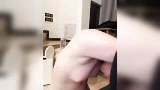 Đụ chồng người khác chị gái bị bắt đánh ghen 1 cách cực kì khó chịu.