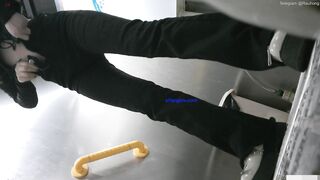Cam kín quay lén các em teen TQ xinh đẹp đi đái trong nhà vệ sinh công cộng #4