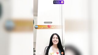 TRẢ KÈO THỦ DÂM , NGAY TRÊN LIVE , SƯỚNG ĐÁI ƯỚT HẾT NHÀ