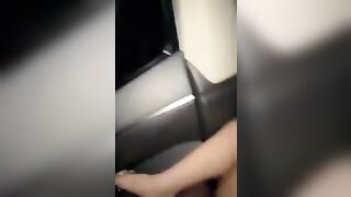 Đưa em say rượu về rồi địt luôn cái lồn em trên xe