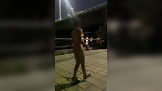 gái xinh cởi truồng nhảy dây vì trời quá nóng