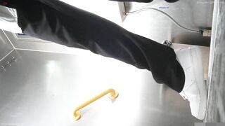 Cam kín quay lén các em teen TQ xinh đẹp đi đái trong nhà vệ sinh công cộng #17