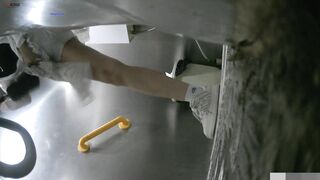 Cam kín quay lén các em teen TQ xinh đẹp đi đái trong nhà vệ sinh công cộng #29