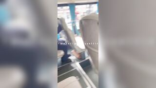 Dâm nữ có sở thích public ra đường mà mặc quần lót khó chịu quá nên cởi lun trên xe