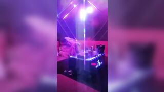 Quay lén anh khách đè bú lồn nhân viên karaoke