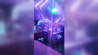 Quay lén anh khách đè bú lồn nhân viên karaoke
