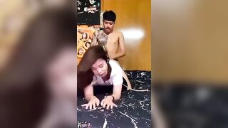 Em học sinh mới lớn địt nhau với trai cặc to xăm trổ