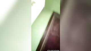 2 thanh niên some bé hs love 11 trong wc