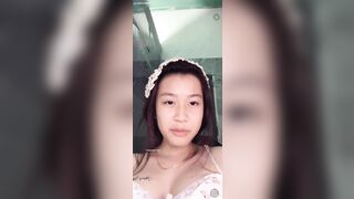 Bé Nì2k9 tập tành live app bên MMlive,mới lớn mà phát triển thật hèn chi đi bán quạt