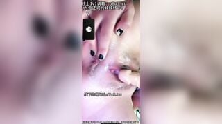 Call video với bé rau dâm loli TQ vú bự tươi cười khoe vú móc lồn chảy sữa cho a xem