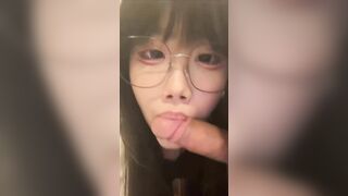 Gạ gẫm Teen Sinh viên Loli kính cận Bú liếm cu mà ko dám djt nhau