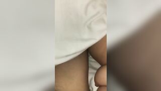 tối đến là nằm ôm nghịch cặp vú to của em ghệ dâm