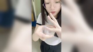 đi hiến tinh trùng còn được bé y tá bú cu cho luôn còn gì bằng nữa