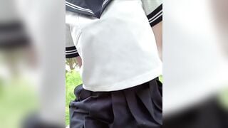 Đi học không về nhà mà ra công viên thủ dâm