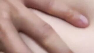 BÉ MUỐN ĐƯỢC NHIỀU NGƯỜI ĐỊT CÙNG LÚC