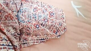 Vợ bầu lâu ngày k đc xả nên vào phòng đè mẹ vợ mông to ra địt sướng cặc