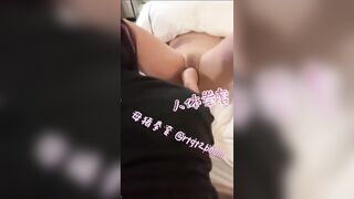 Con cái lợn đeo găng tay quyền anh này lại đến nữa rồi, một cánh tay nam nửa đoạn cũn
