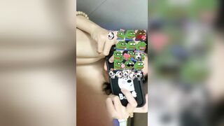 cho con em họ mượn điệ thoại làm địt nó luôn