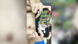 cho con em họ mượn điệ thoại làm địt nó luôn