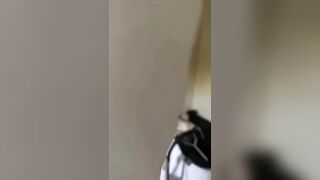con em họ cởi chuồng đi ngủ lại phải sang khép cửa cho nó