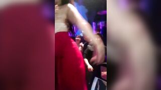 Đi Bar Cởi Đồ, Vạch Vú to Dancer KTV Ra Bóp vú Bú Liếm