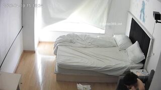Dì họ dâm đãng bắt cháu trai phục vụ sex quan hệ tình dục với bà ta.