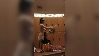 Quay lén phòng thay đồ nhà tắm công cộng nữ