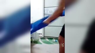 Cháu gái 17 tuổi mới đi học về bị ông cậu họ đè đụ trong sự phản kháng bất lực.