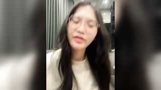 Trần Hà My con đĩ lăng loàn bán quạt bên trung quốc xinh xắn - phần 10
